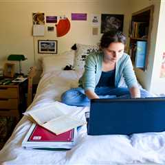 Best Scholarship Websites for College Students in 2025