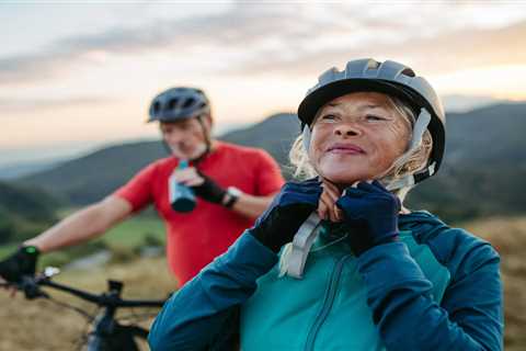 Daily Habits of Financially Fit Seniors: 9 Essential Tips