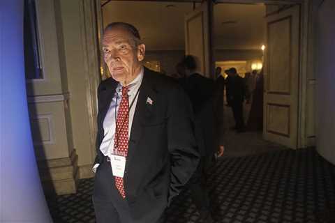 Jack Bogle’s Advice: Save Thousands with Vanguard Strategies